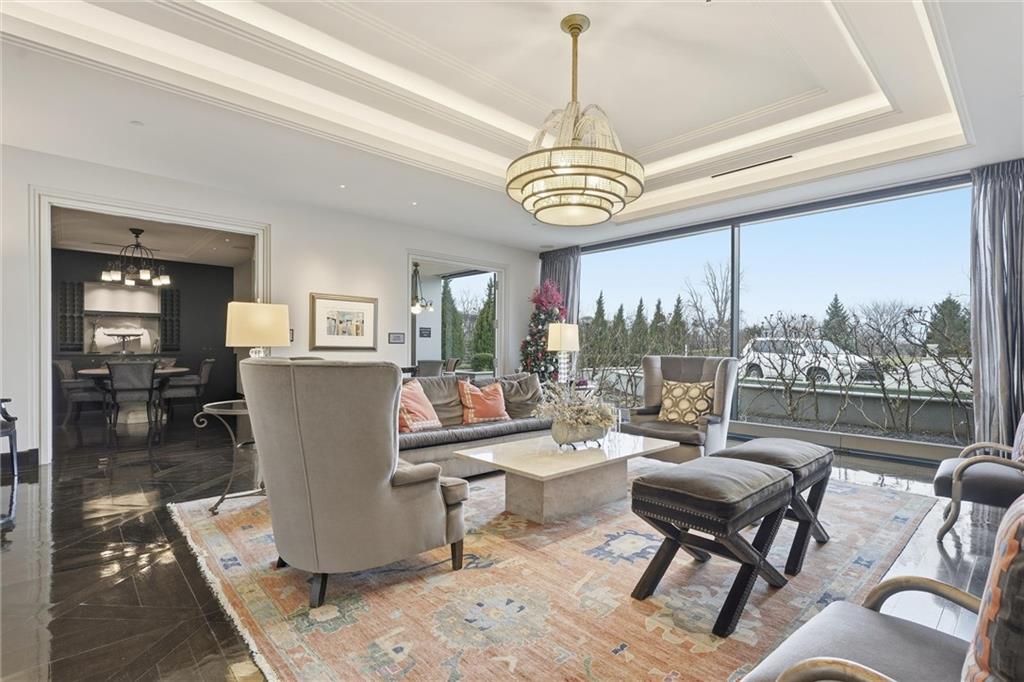 700 W 31st Street Unit: 1502