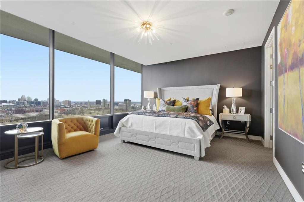 700 W 31st Street Unit: 1502