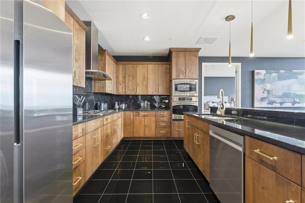 700 W 31st Street Unit: 1502