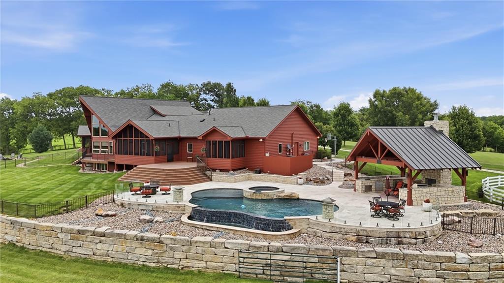 5805 Malcolm Lake Road