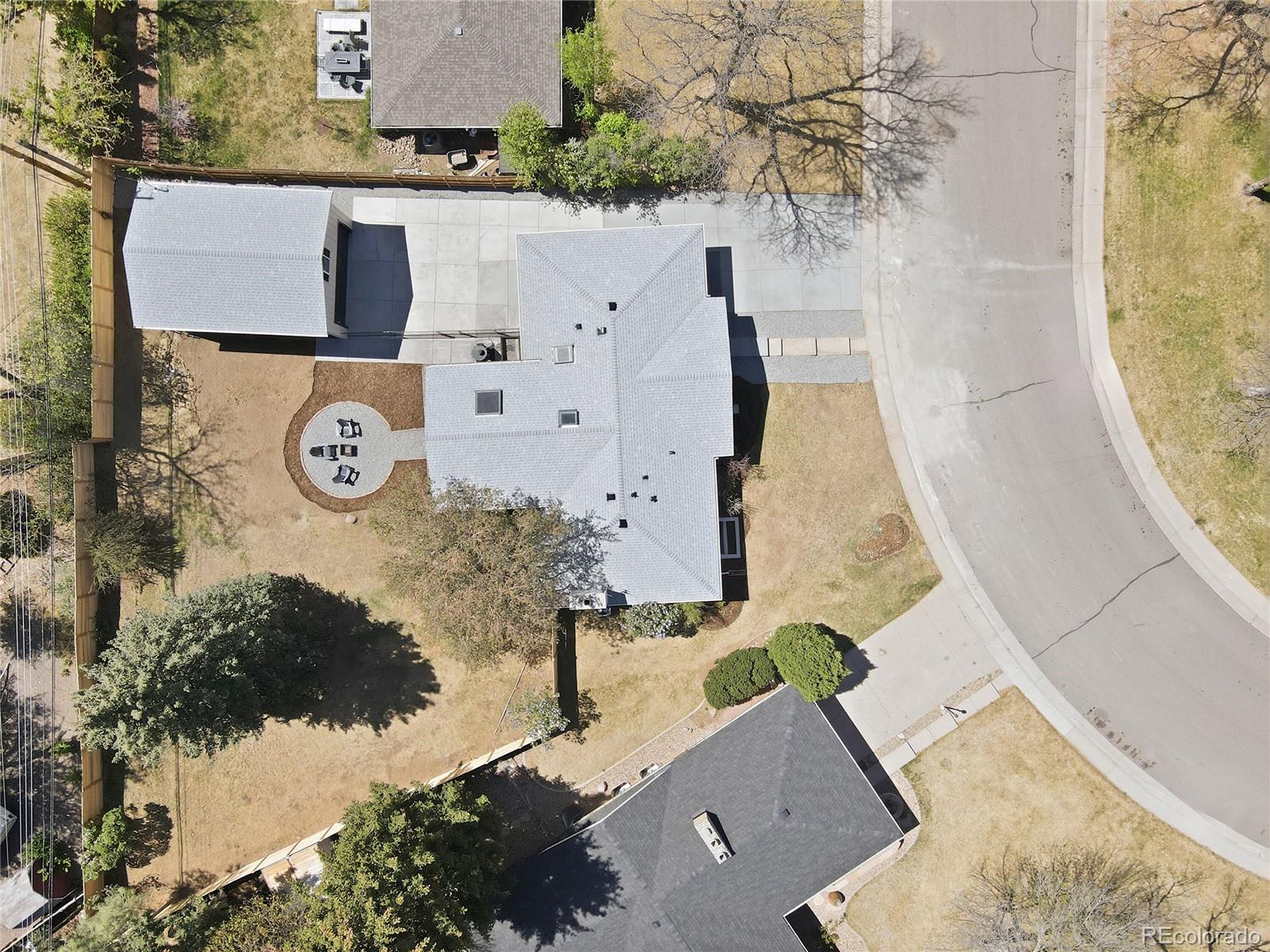 3632 E Lake Way