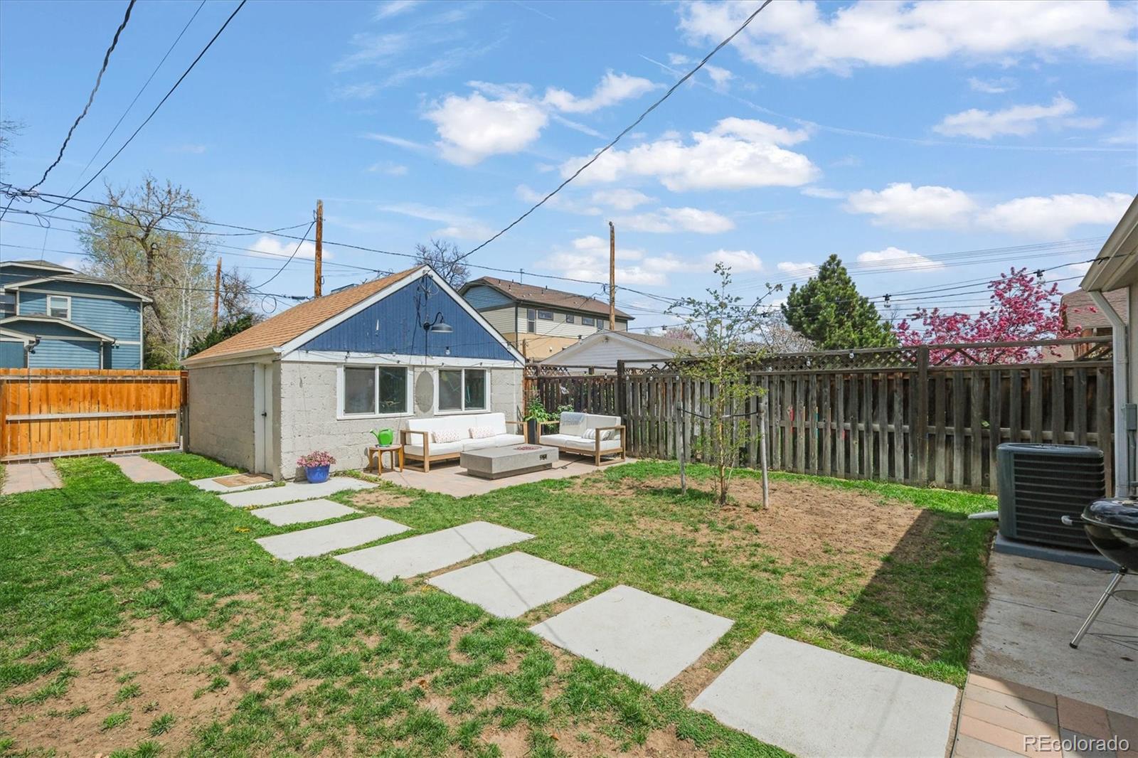 3317 W 37th Avenue