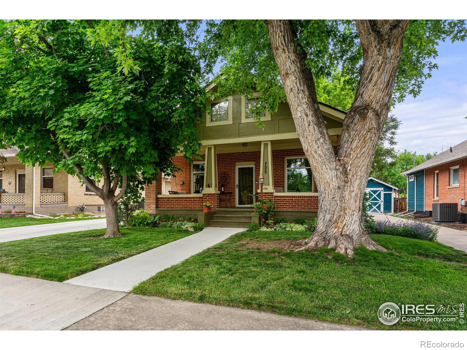 725 E 4th Street