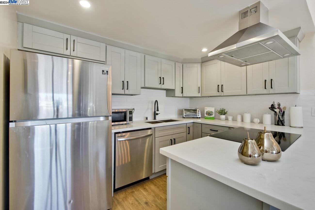 398 Parrott St # 304