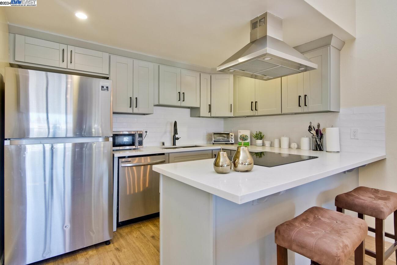 398 Parrott St # 304