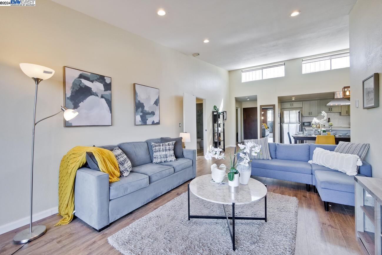 398 Parrott St # 304