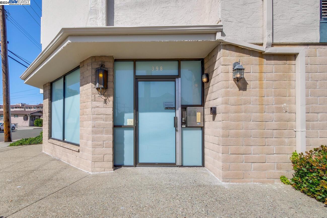 398 Parrott St # 304