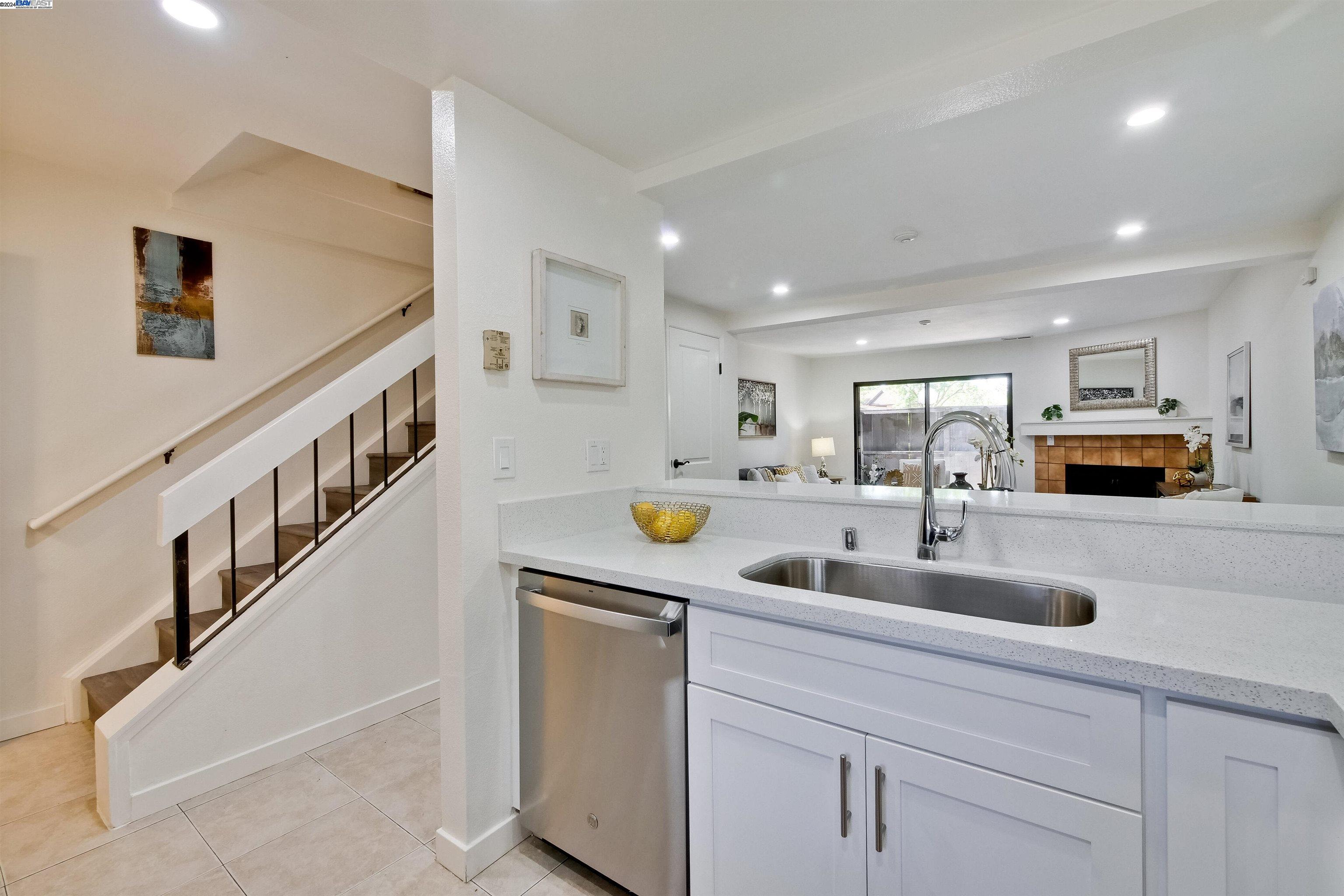 6267 Joaquin Murieta Ave # D