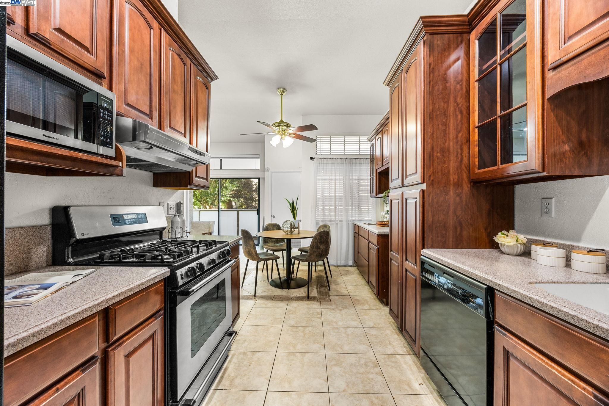 2030 Fostoria Cir