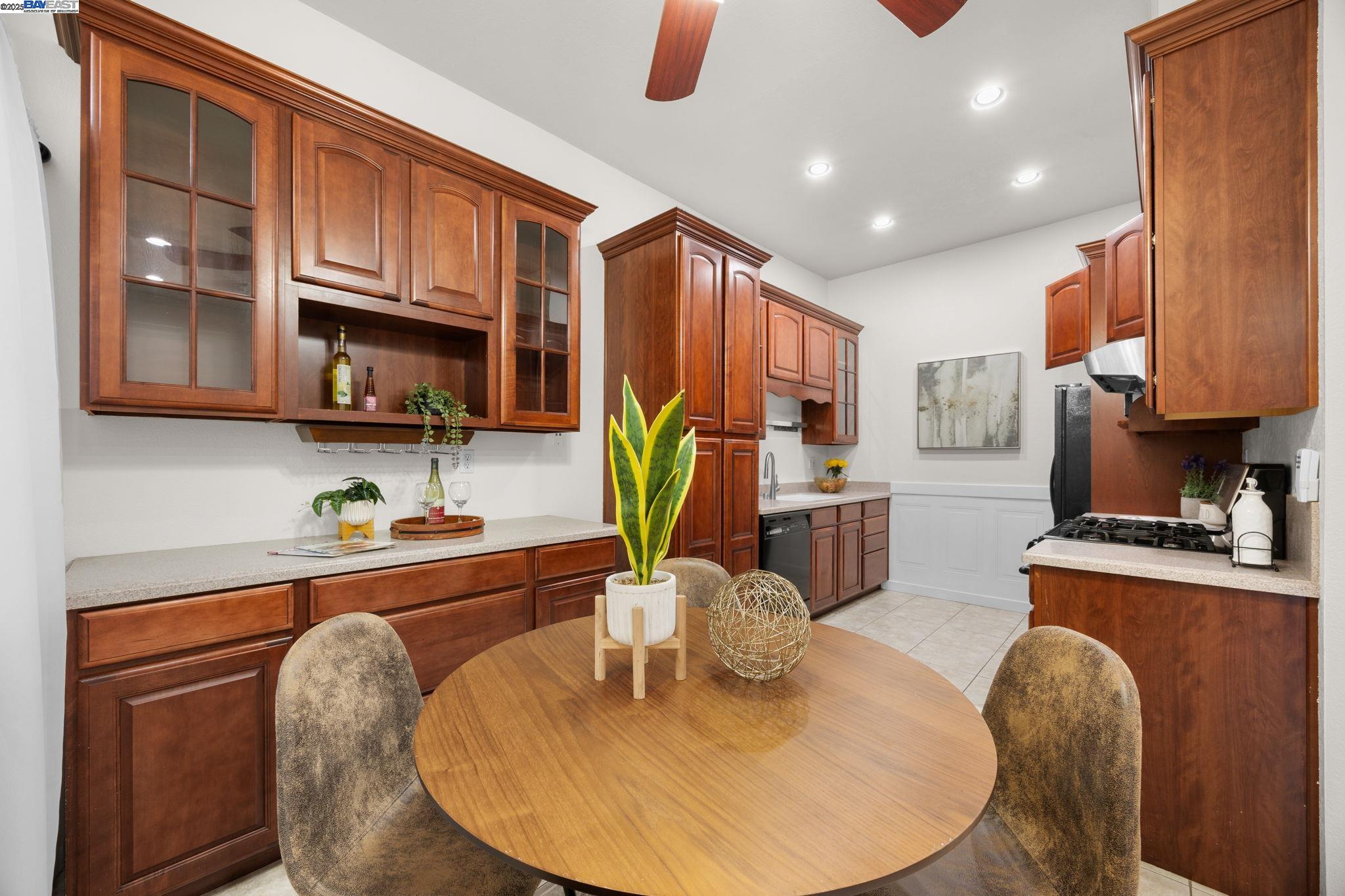 2030 Fostoria Cir