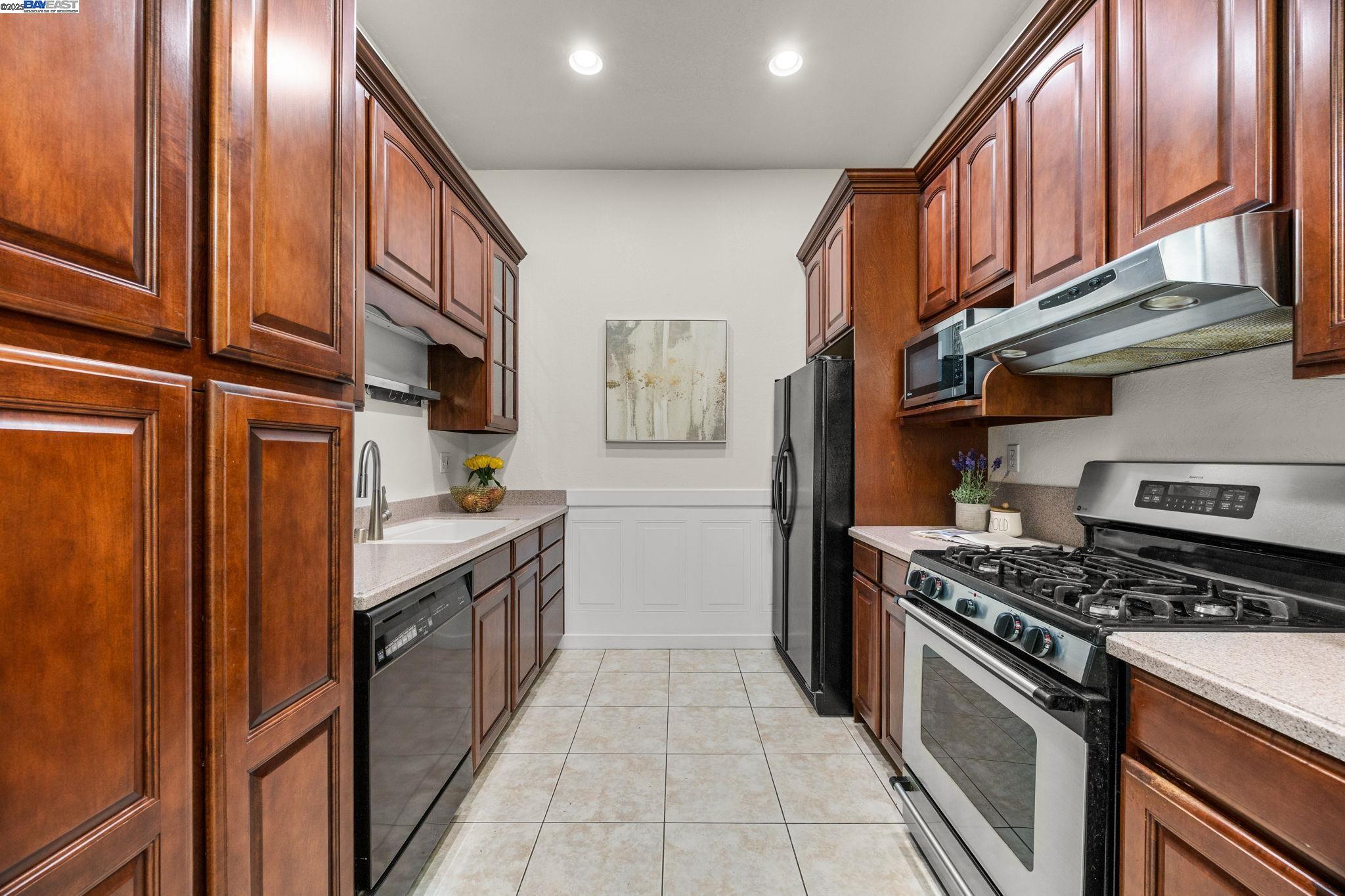 2030 Fostoria Cir
