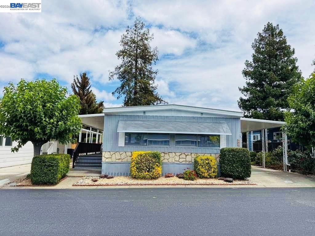3231 Vineyard Ave SPC 14