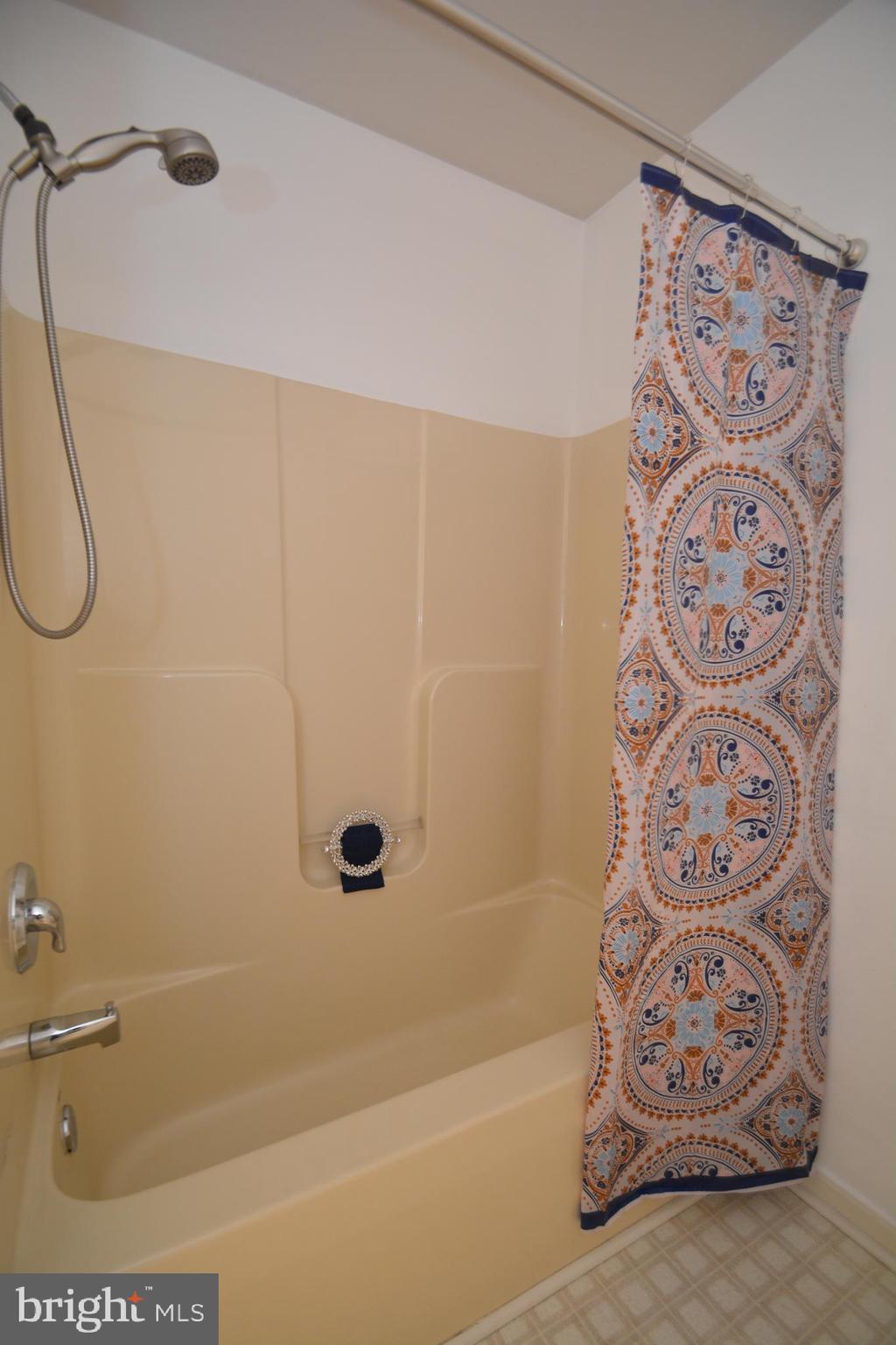 608 LEXINGTON AVENUE