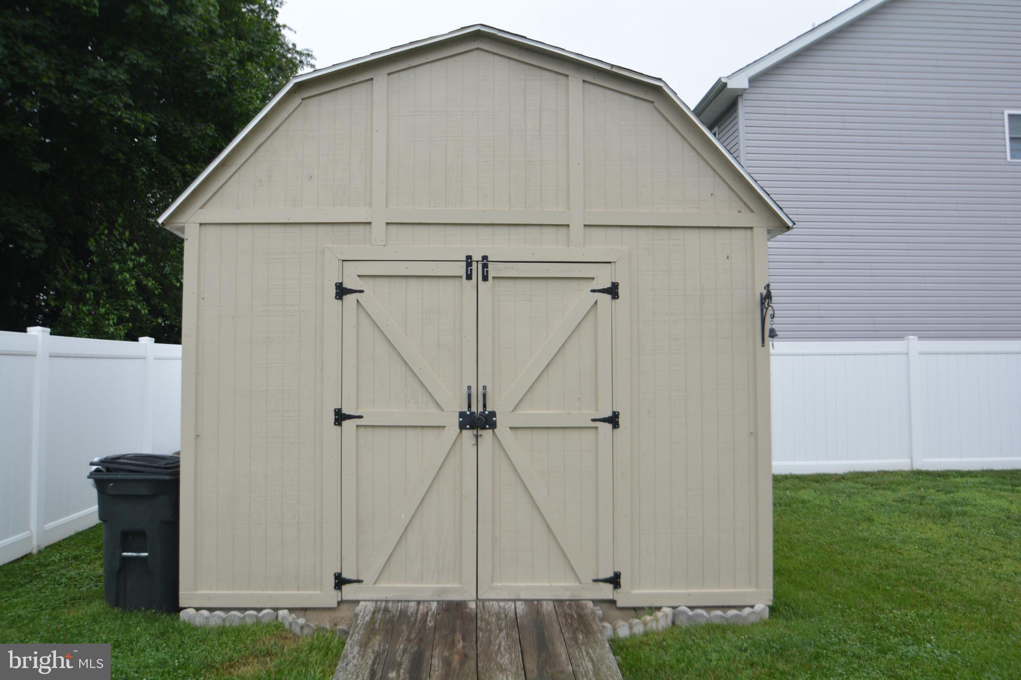 608 LEXINGTON AVENUE