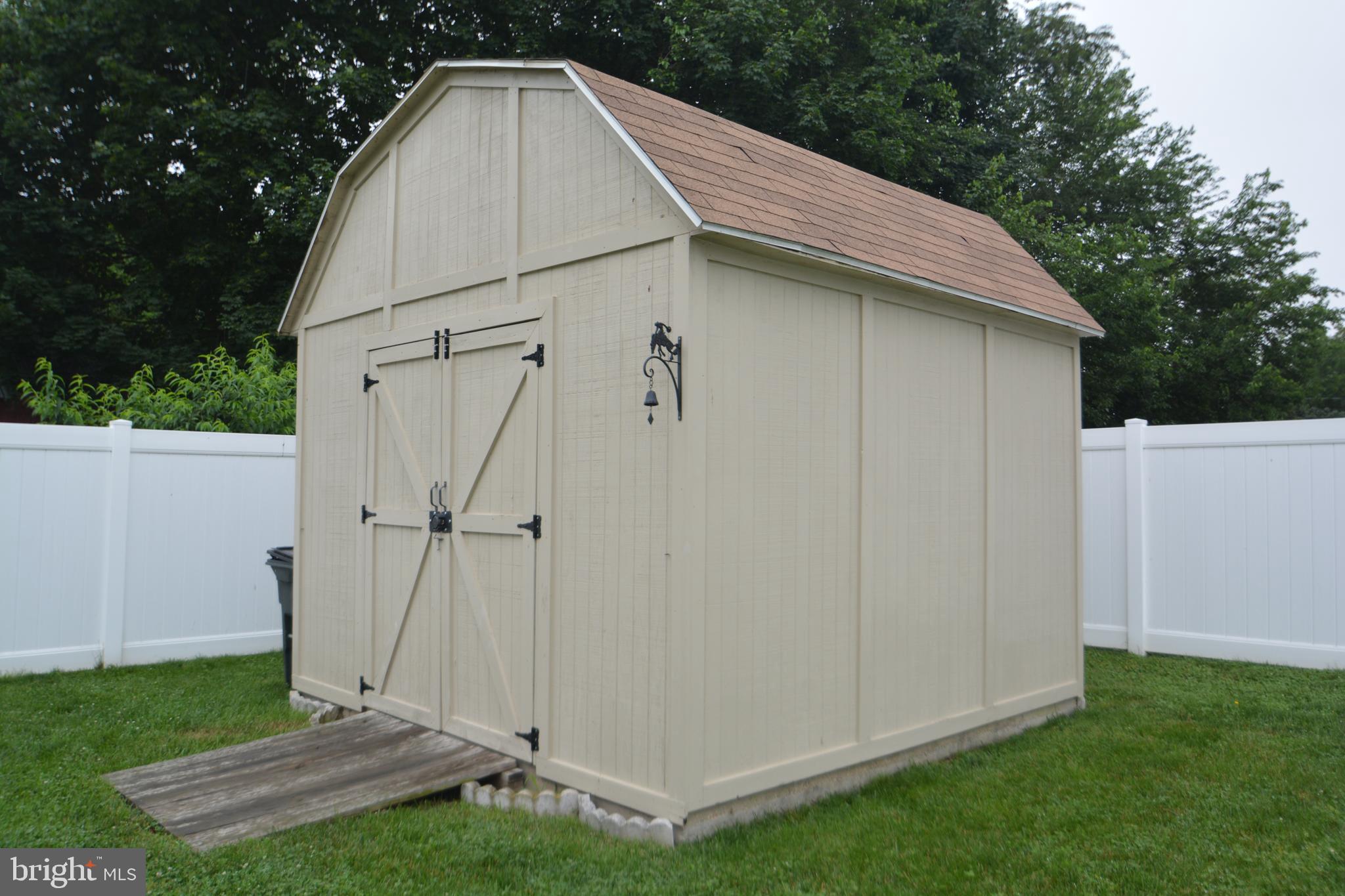 608 LEXINGTON AVENUE