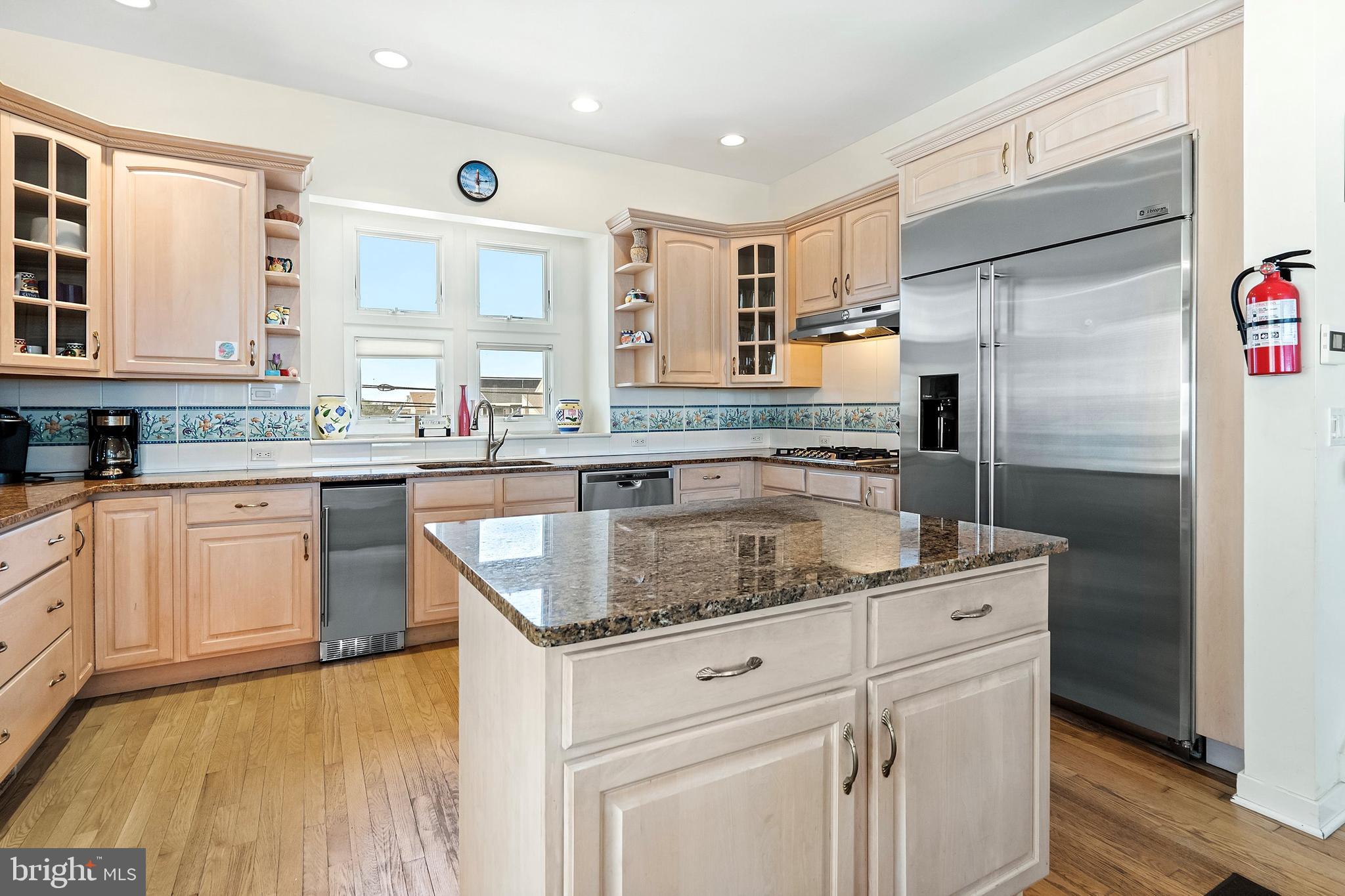 4405 Long Beach Blvd