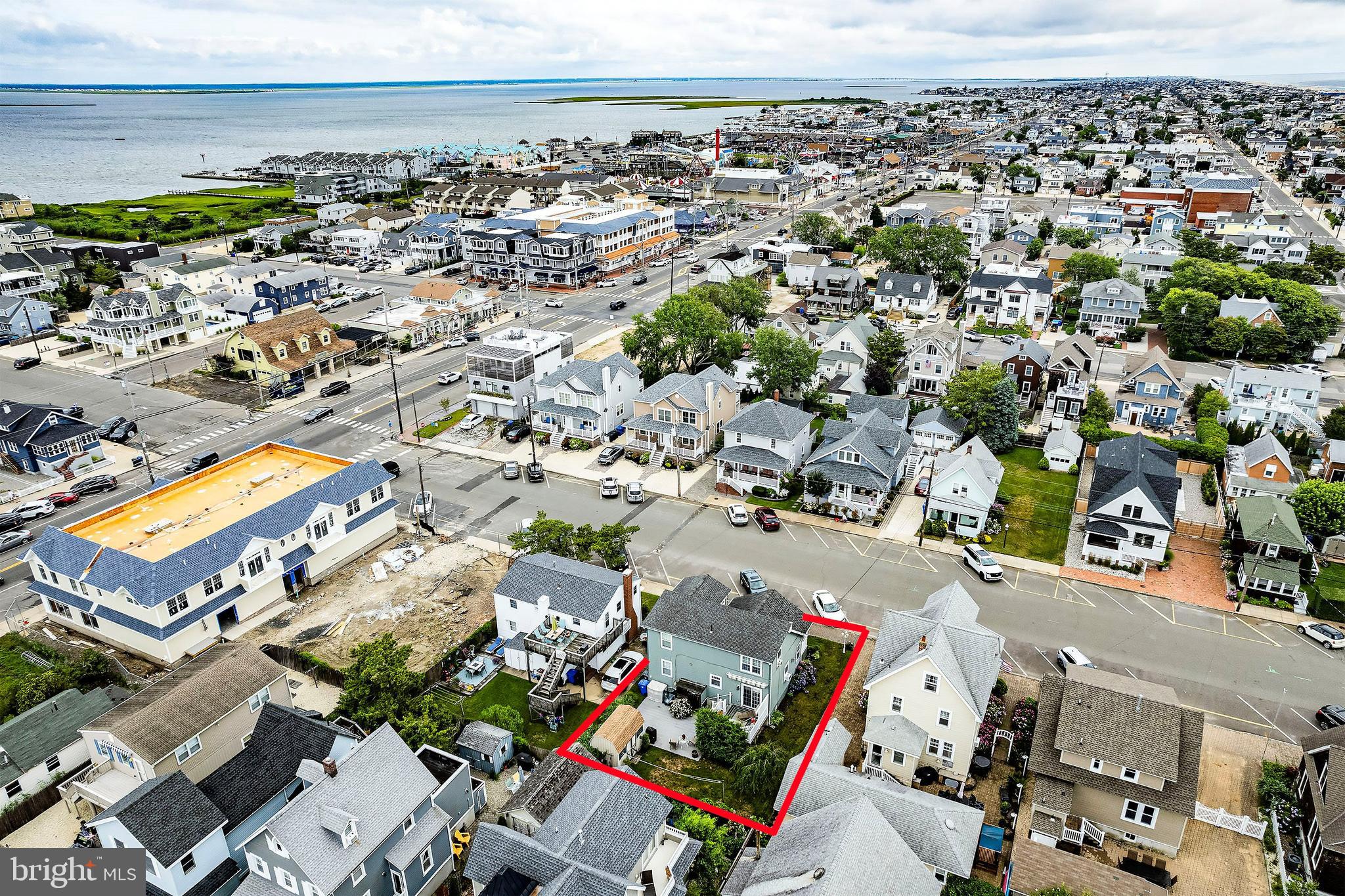 216 4th St