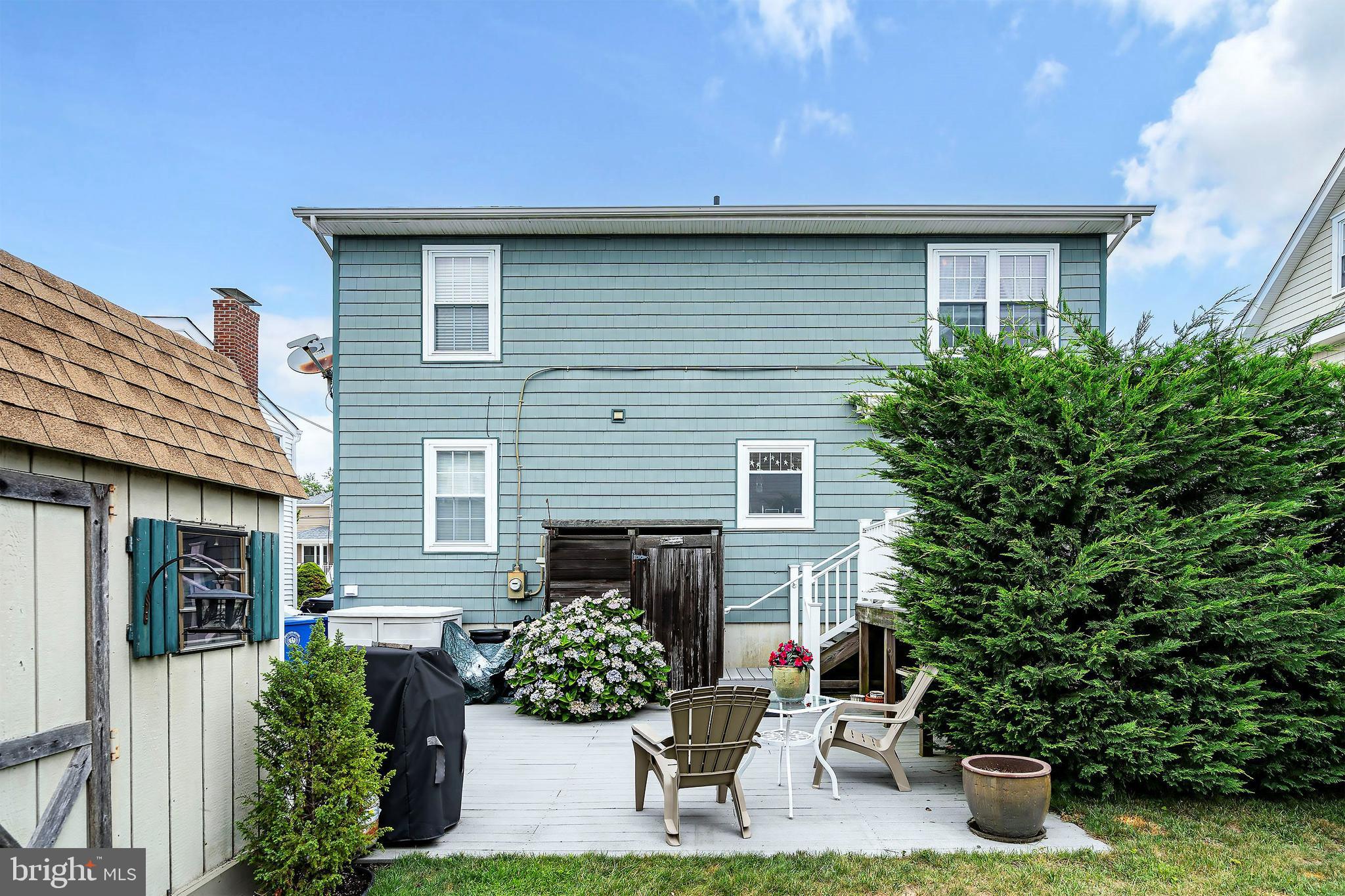 216 4th St