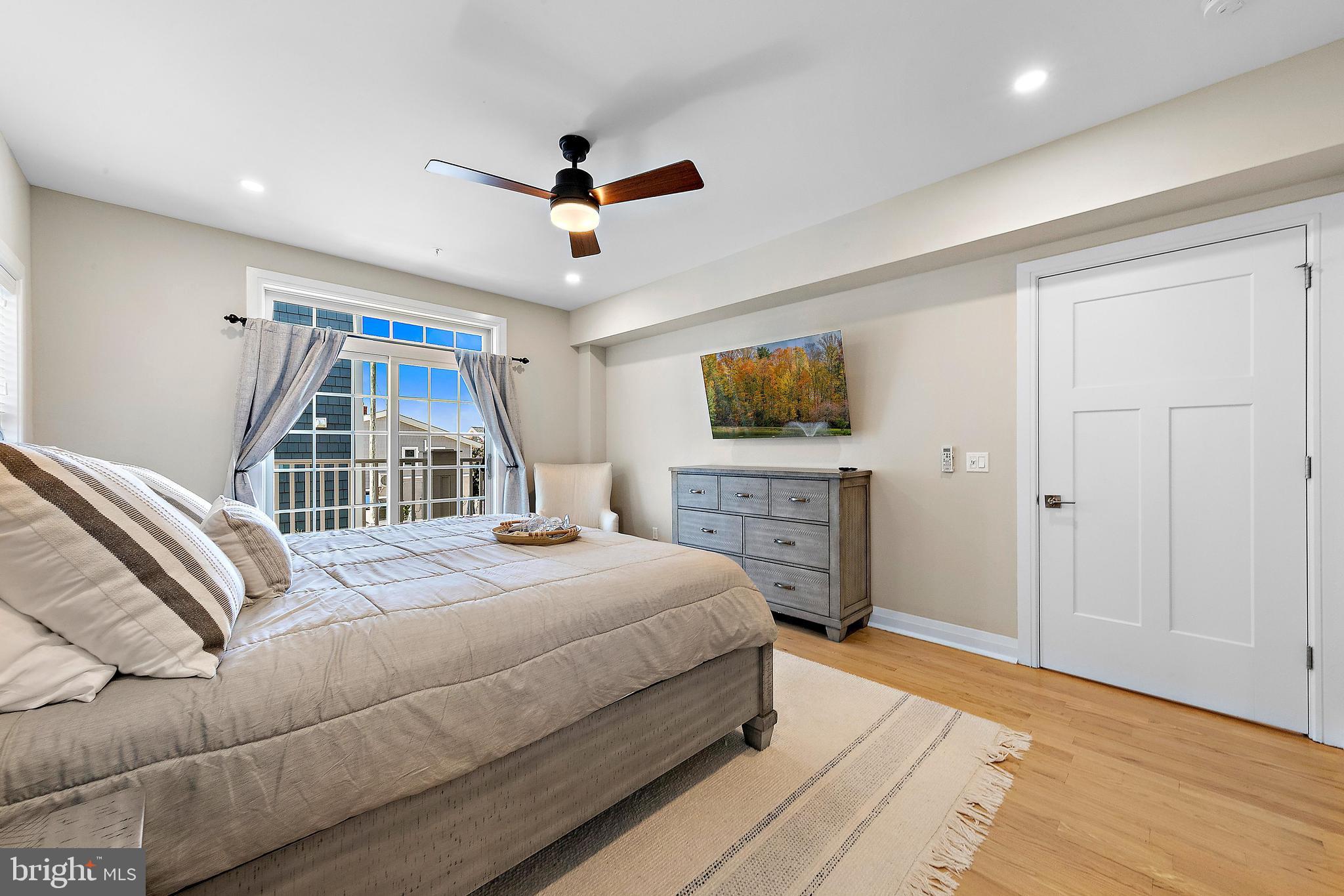 510 N Bay Ave #202