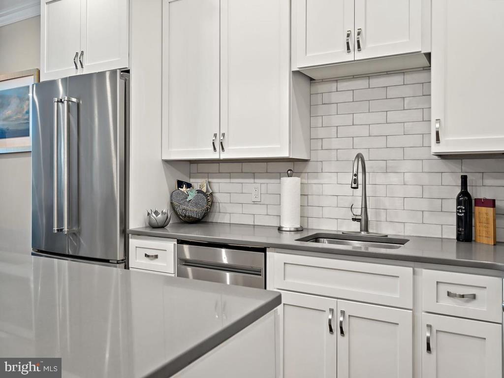510 N Bay Ave #202