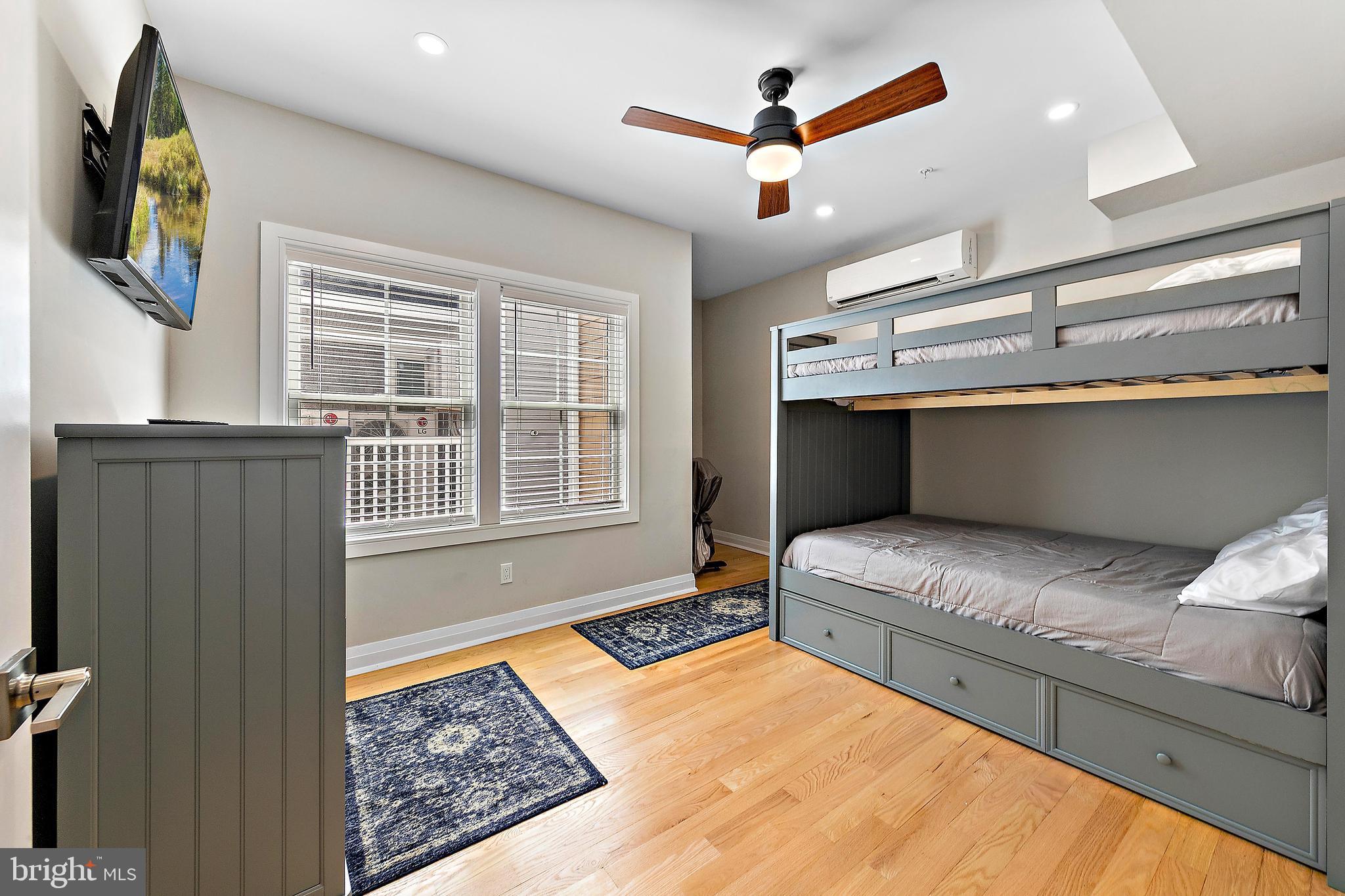 510 N Bay Ave #202