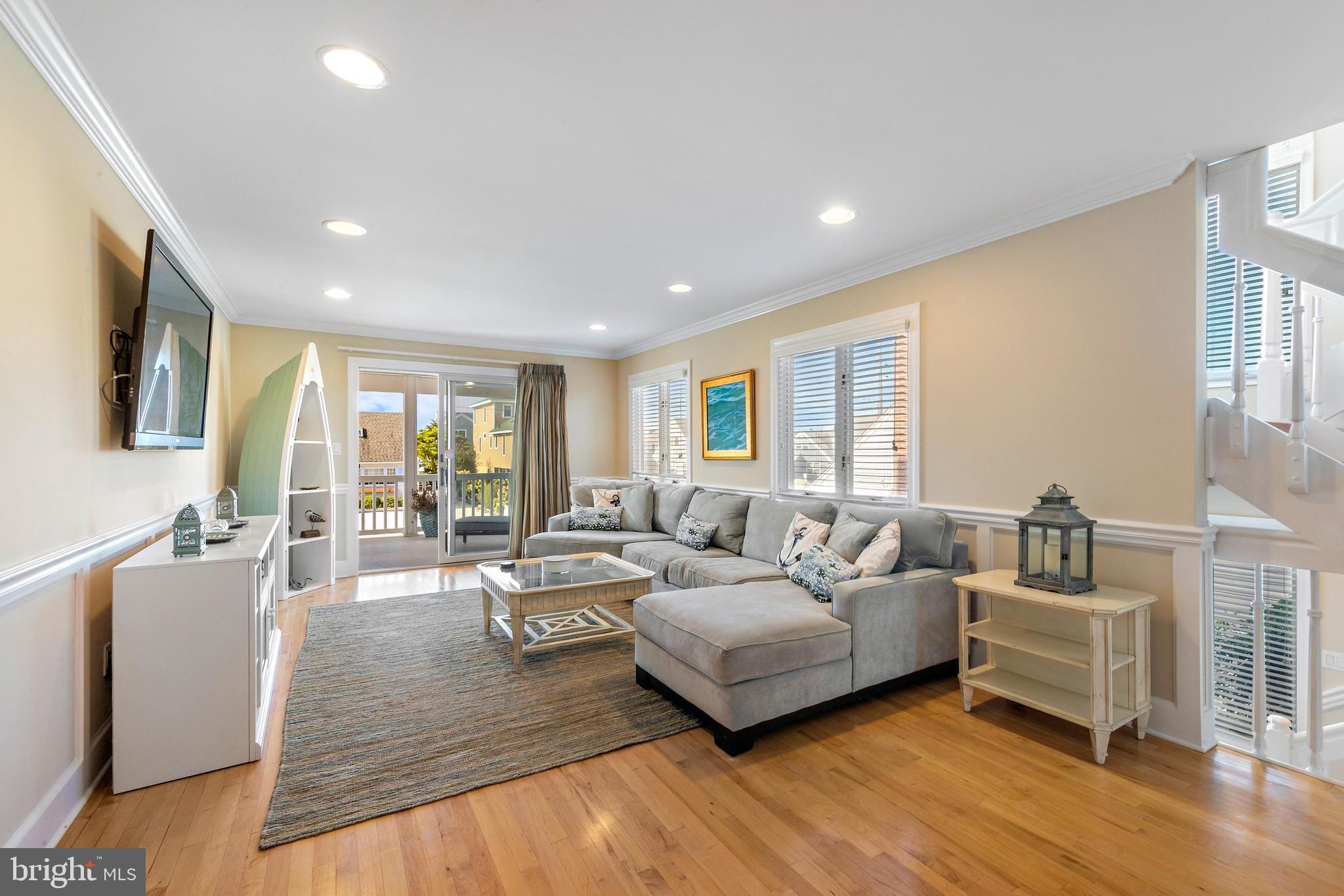 233 N 1ST STREET