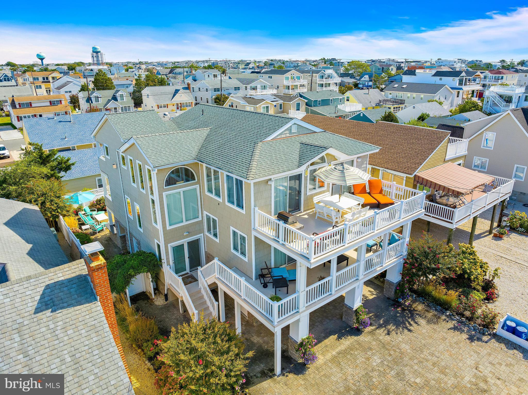 233 N 1ST STREET