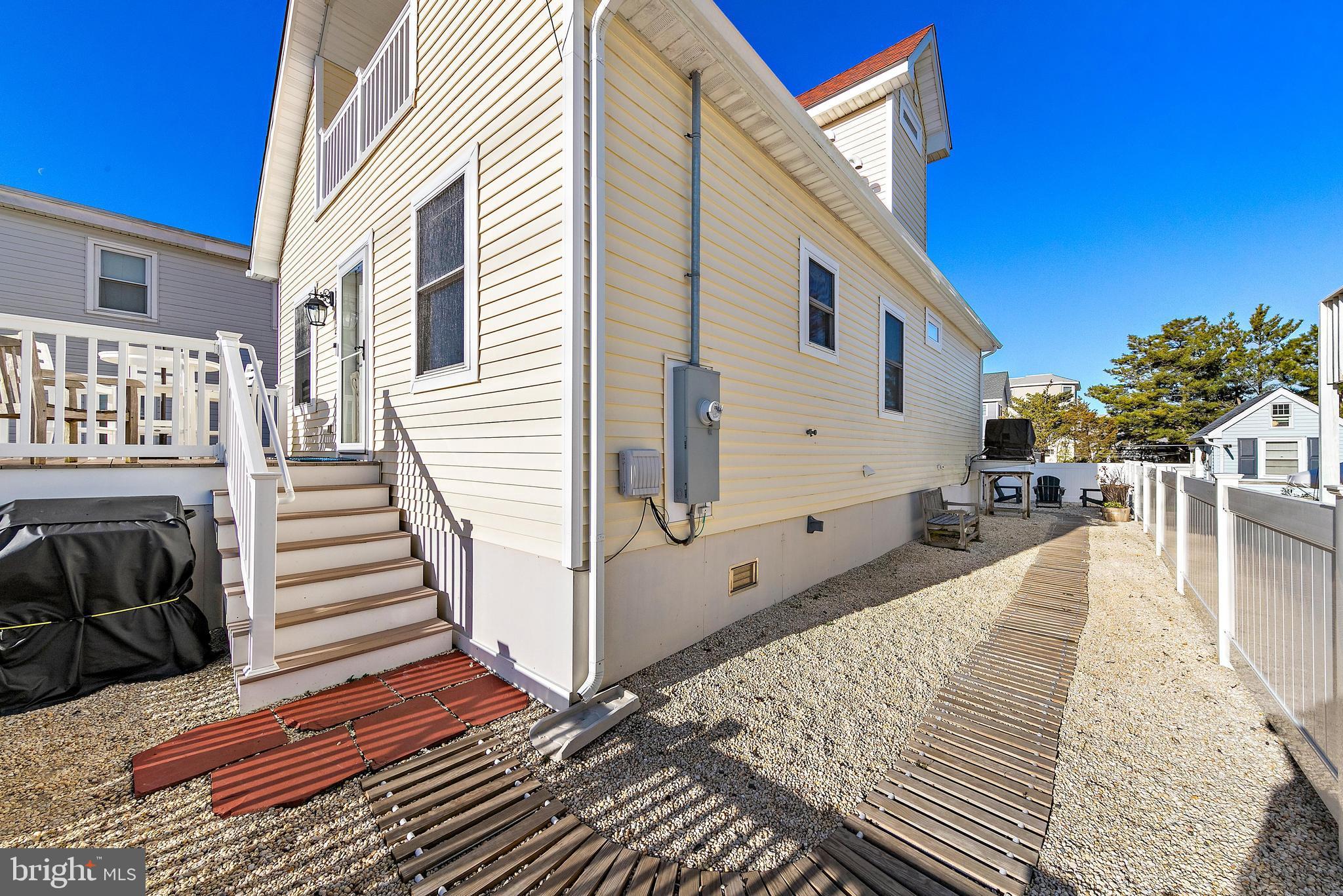 1405 N CENTRAL AVENUE
