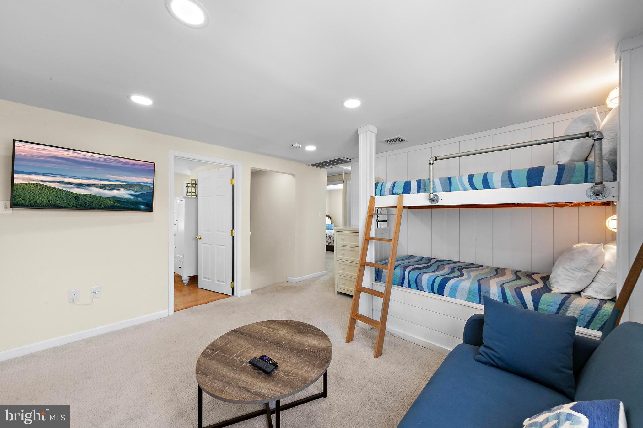5 ALEXIS PLACE