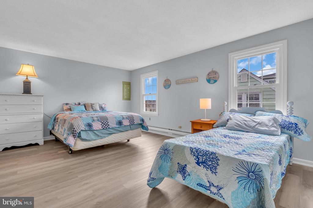358 W 6TH STREET