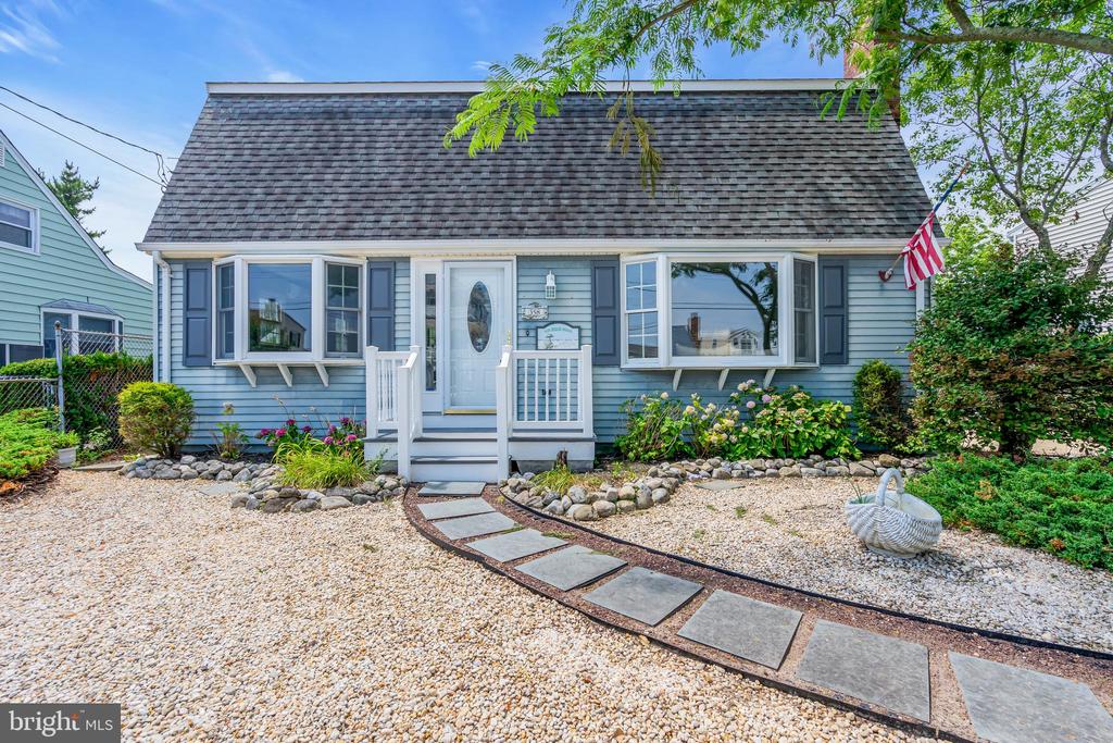 358 W 6TH STREET