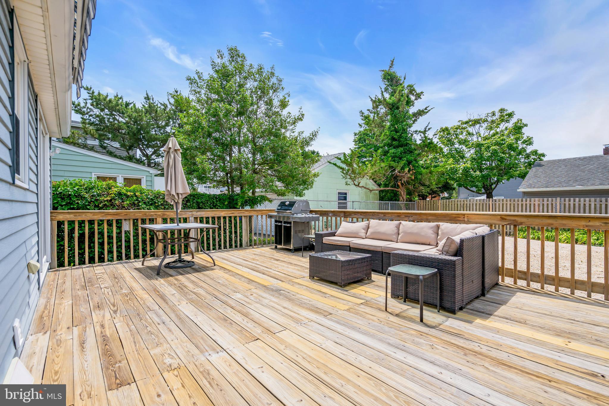 358 W 6TH STREET