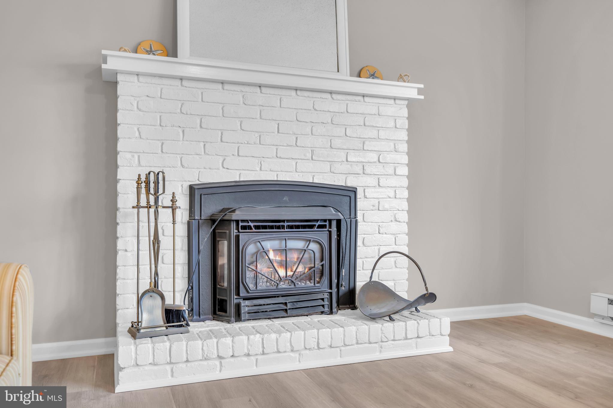 358 W 6TH STREET