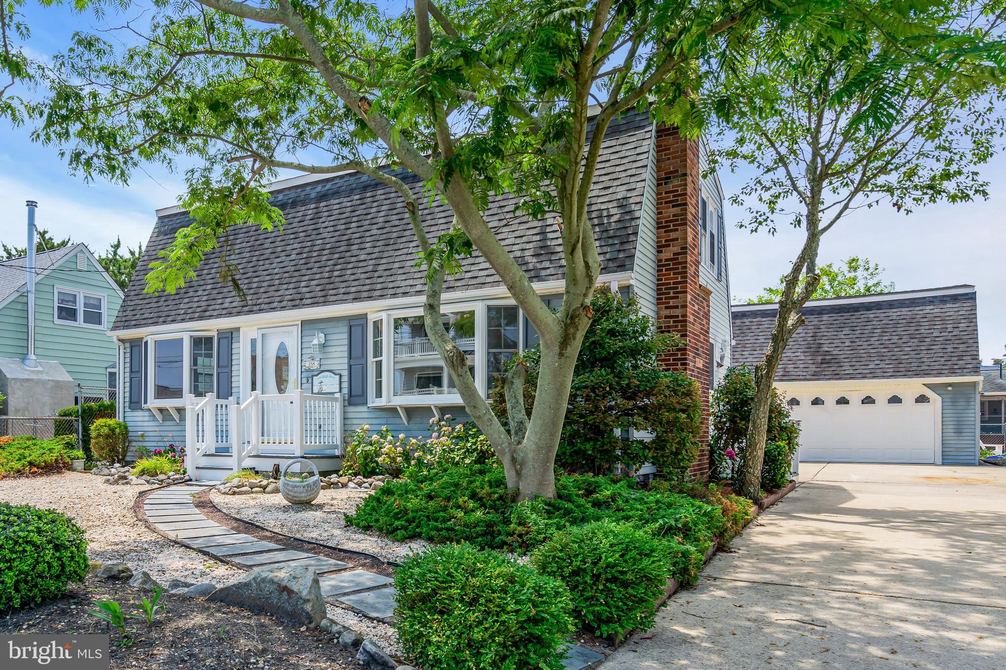 358 W 6TH STREET