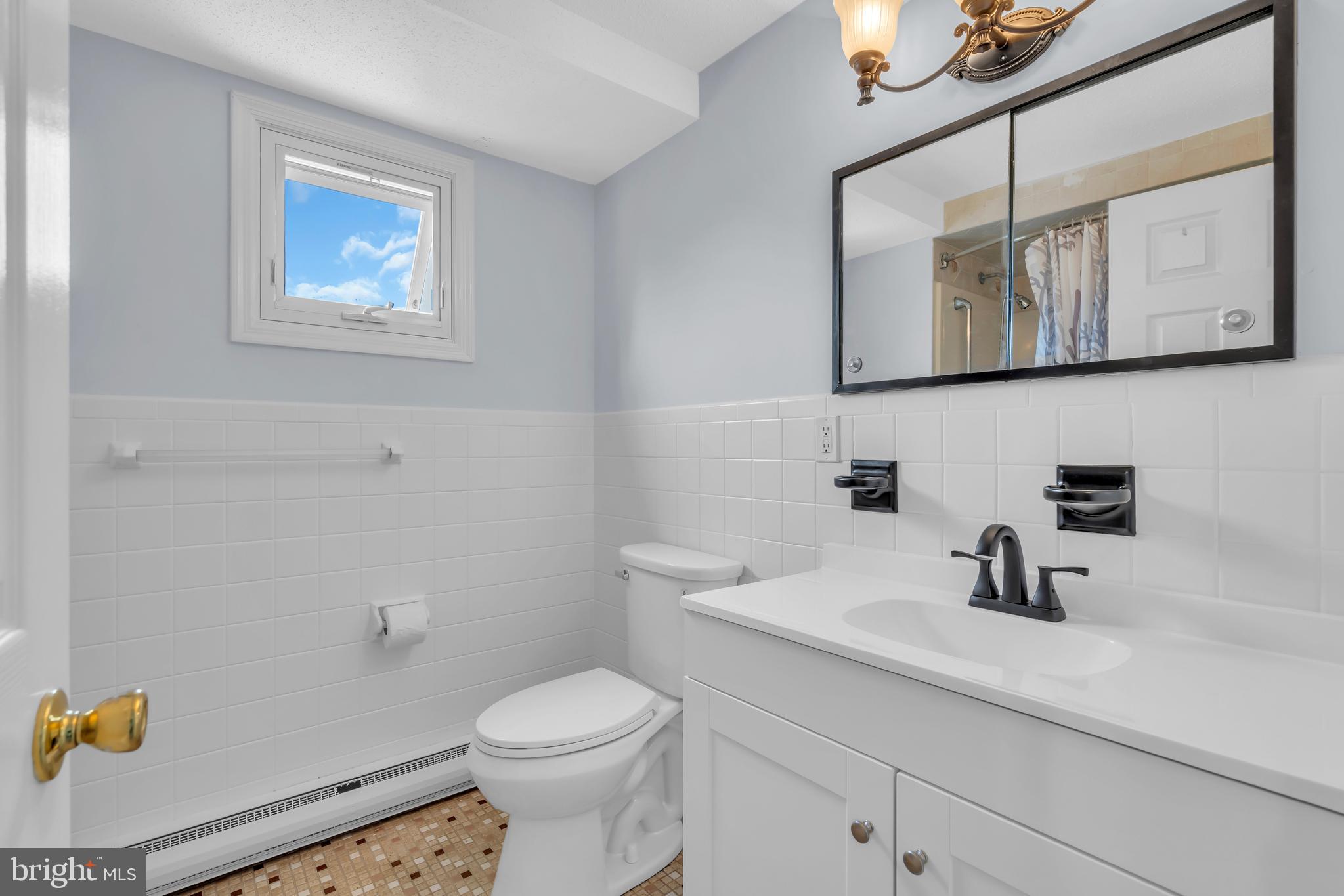 358 W 6TH STREET