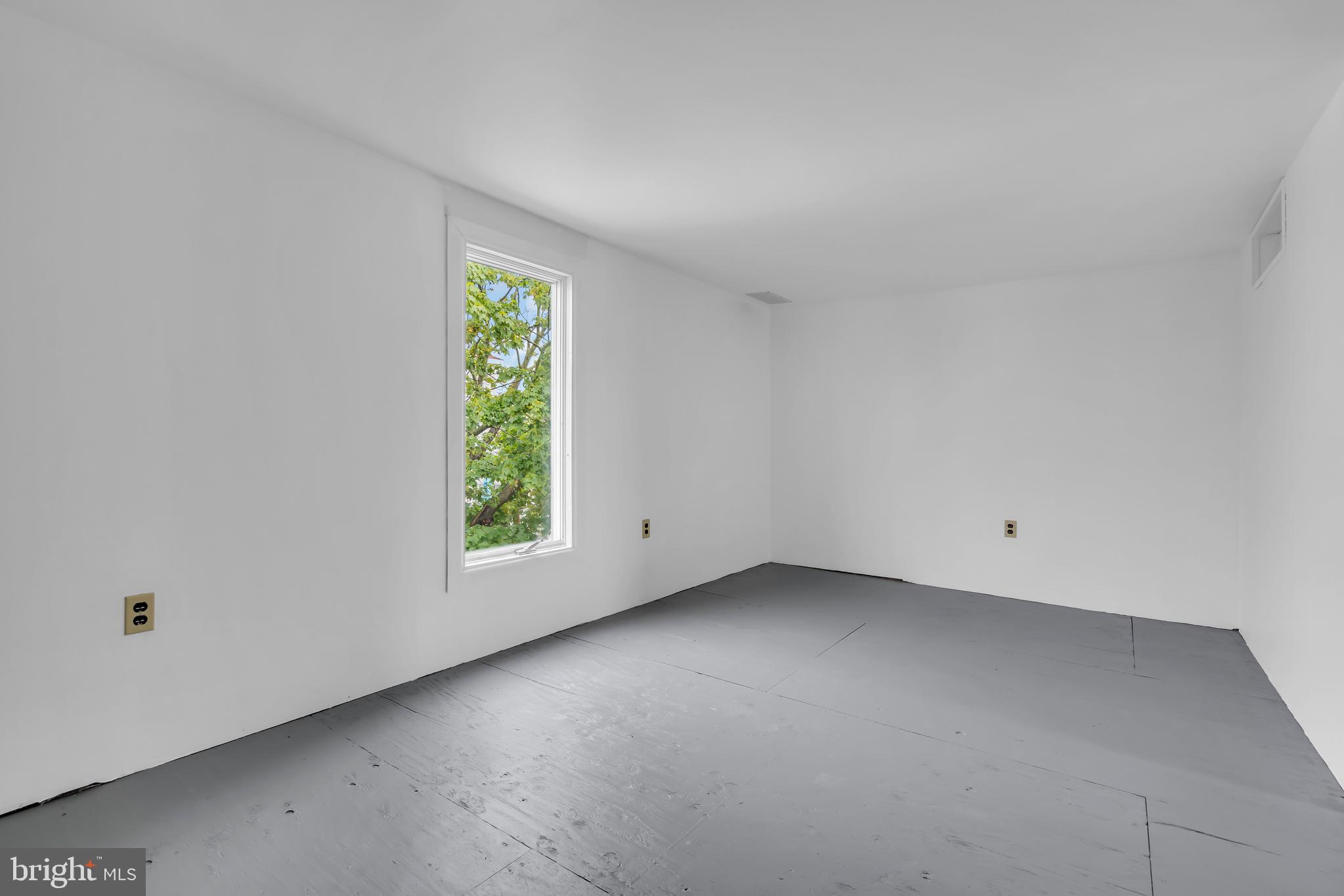358 W 6TH STREET
