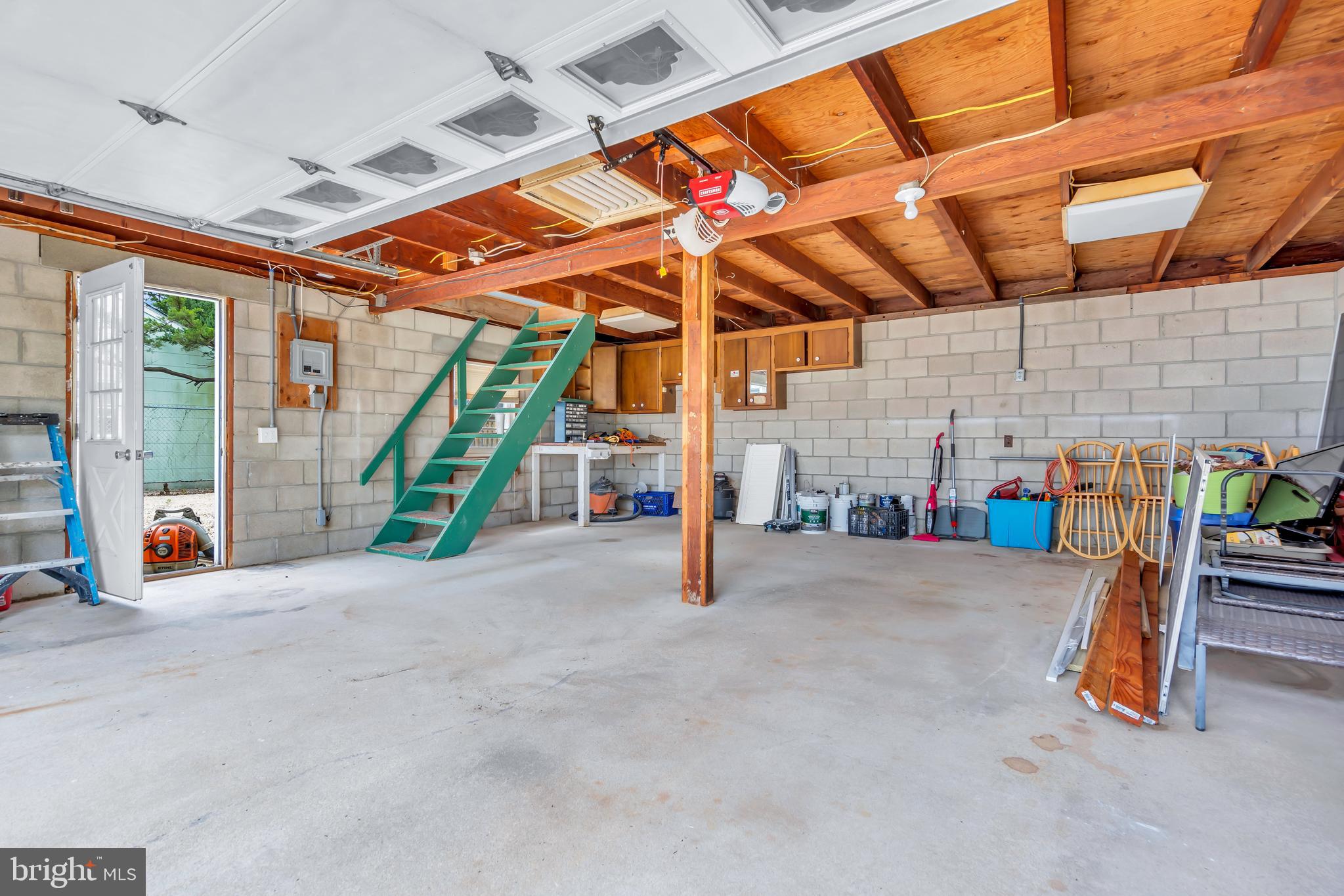 358 W 6TH STREET