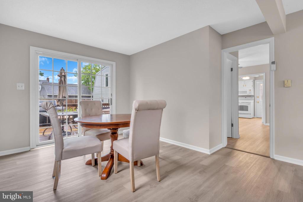 358 W 6TH STREET