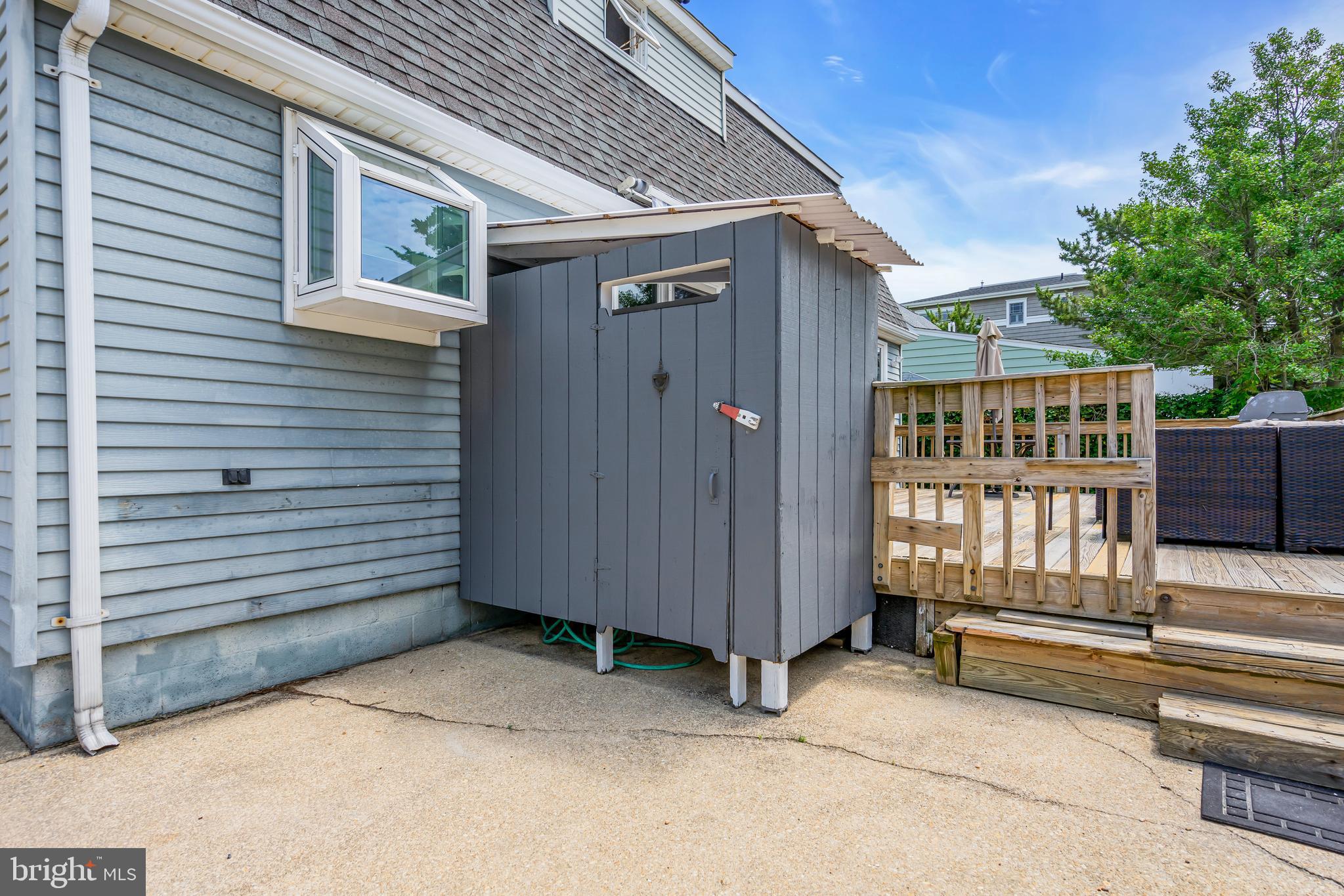 358 W 6TH STREET