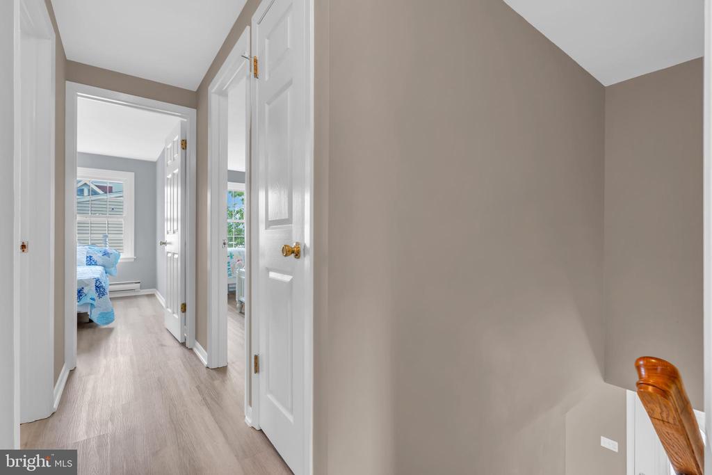 358 W 6TH STREET