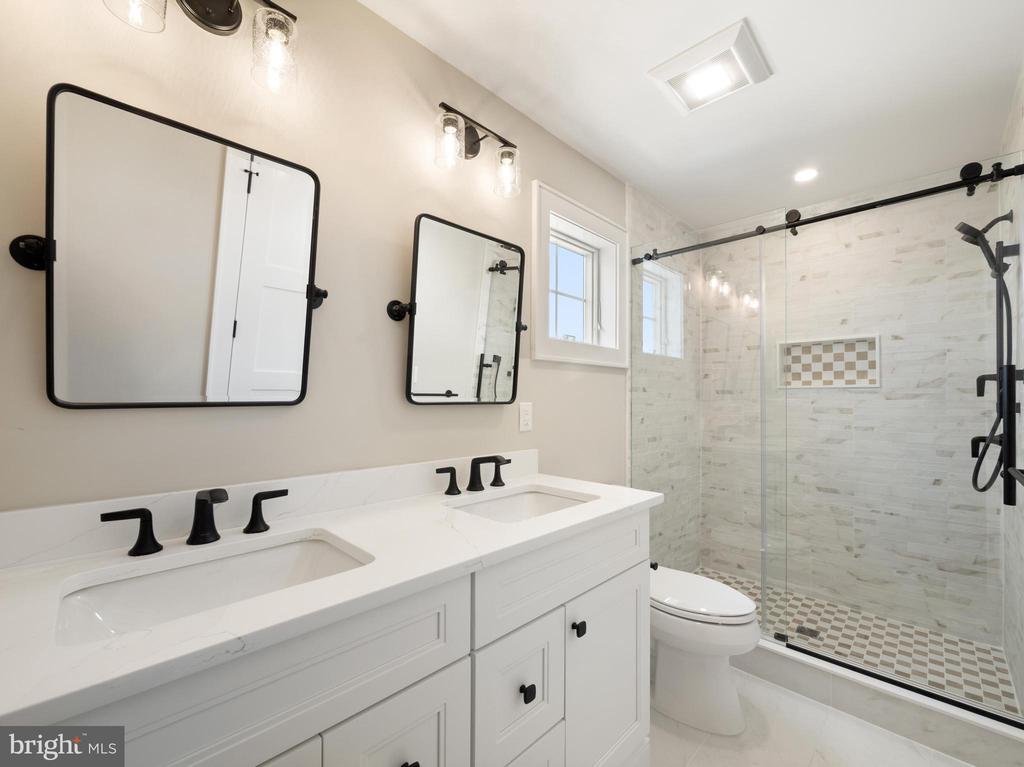 20 W JOSHUA AVENUE