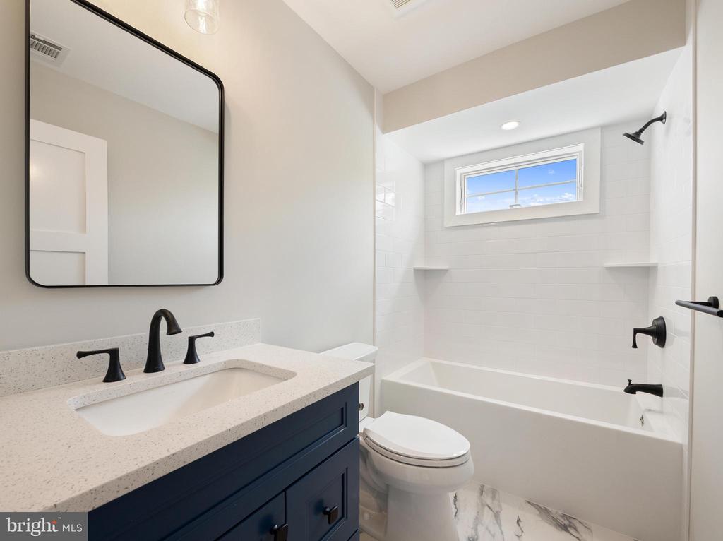 20 W JOSHUA AVENUE