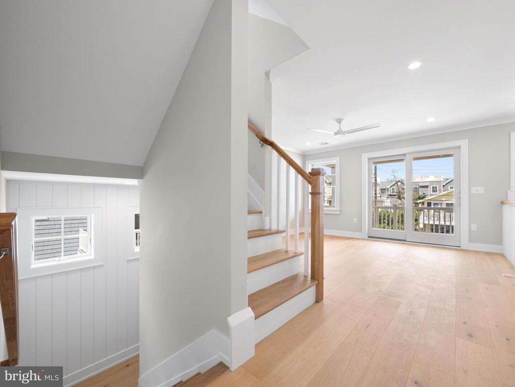 20 W JOSHUA AVENUE