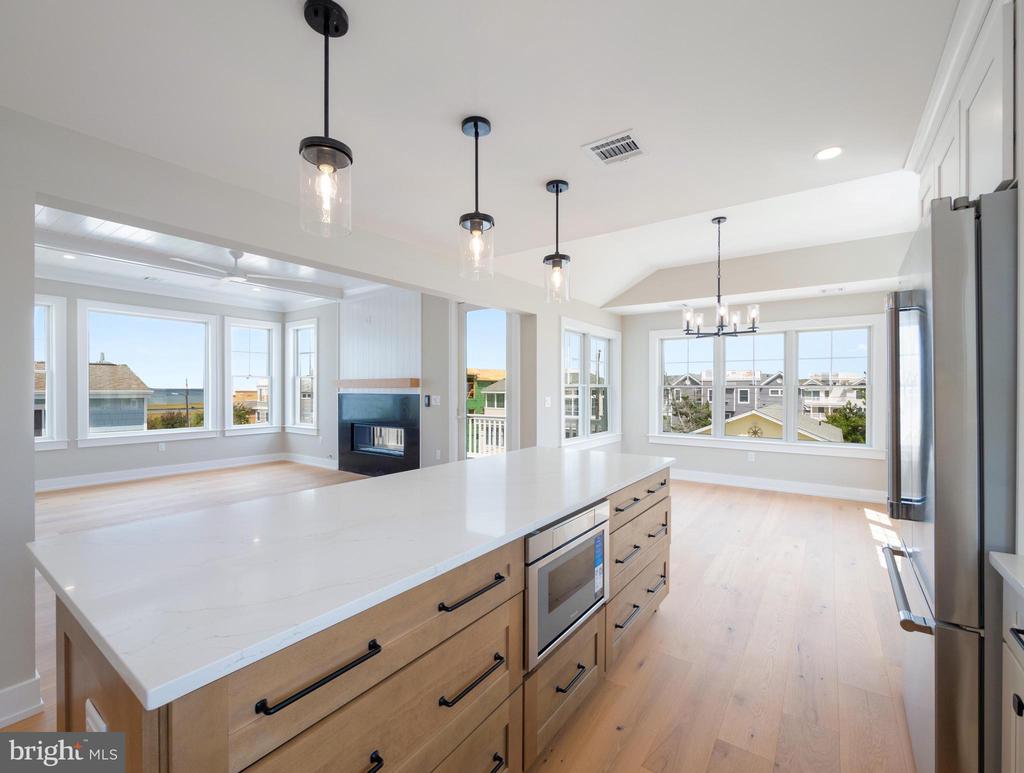 20 W JOSHUA AVENUE