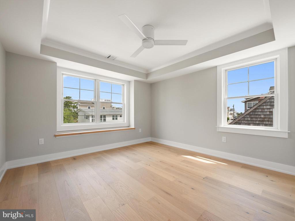 20 W JOSHUA AVENUE