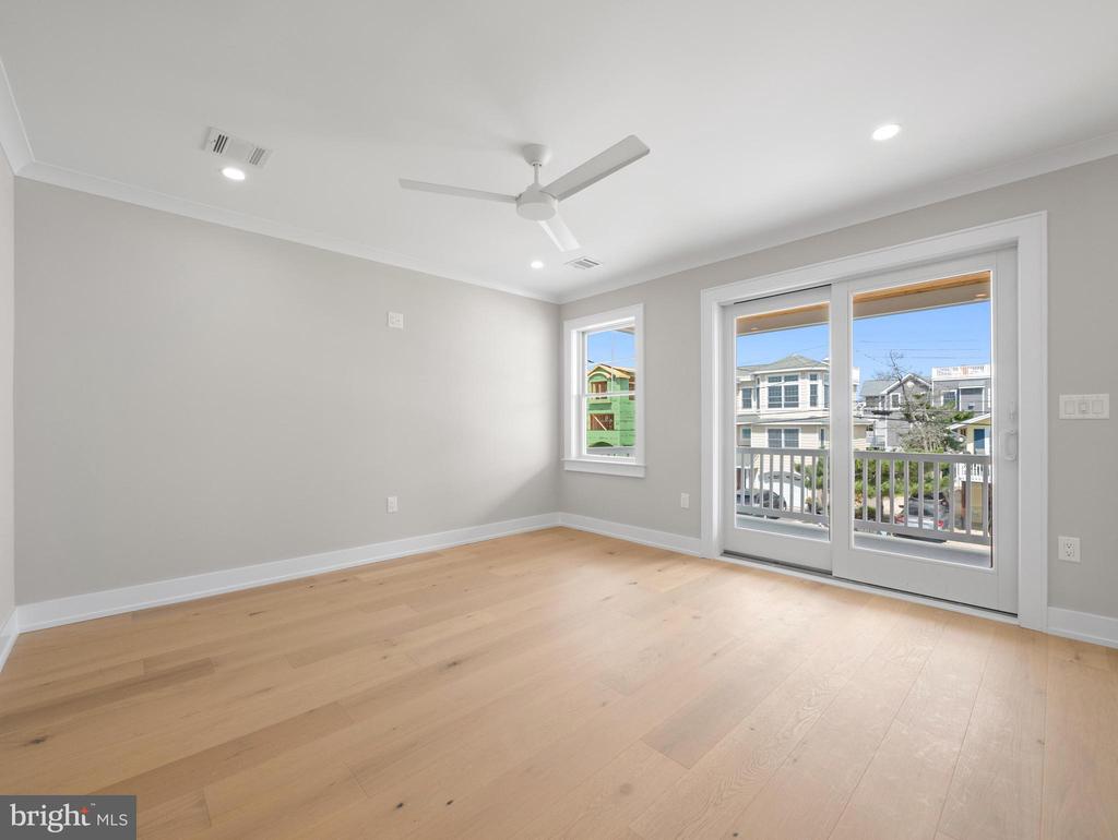 20 W JOSHUA AVENUE