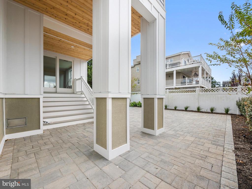 20 W JOSHUA AVENUE