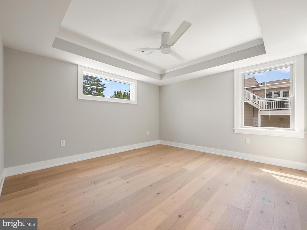20 W JOSHUA AVENUE