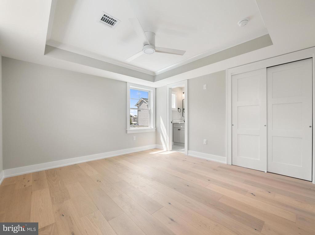 20 W JOSHUA AVENUE