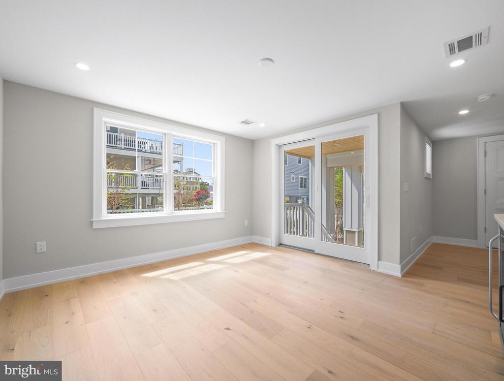 20 W JOSHUA AVENUE